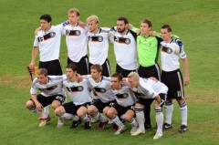 阿拉巴重伤缺席欧洲杯，皇马紧急寻求科尔维尔替代方案